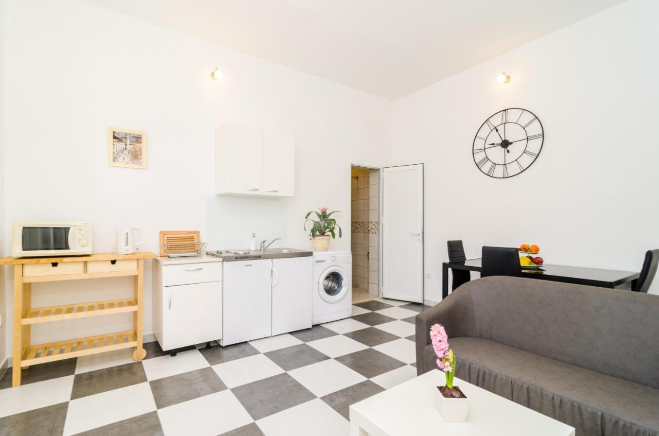 מליני Apartment Amabilis מראה חיצוני תמונה